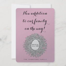 Meddelande om Gravid i Nest Monogram Flicka Inbjudningar