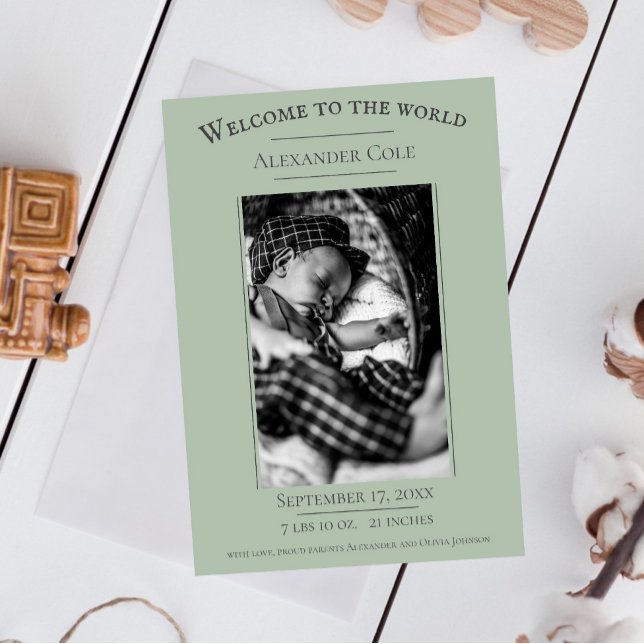 Meddelande om minimal fotofödelsetal för Sage Grön (Sage Green Minimalist Photo Birth Announcement)