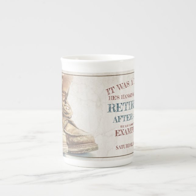 Meddelande om pension med gamla stövlar V2.0 Benporslin Mugg (Framsidan)