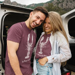 Meddelande om vit Lobster-grafik, Anpassningsbar T Shirt<br><div class="desc">Lägg till en egen anpassningsbar till den här grafiktexten som innehåller en realistisk illustration av hummer i vitt i stil. Ditt meddelande visas nedanför bilden i matchande vitt skript eller kursiv stil-skrivning.</div>
