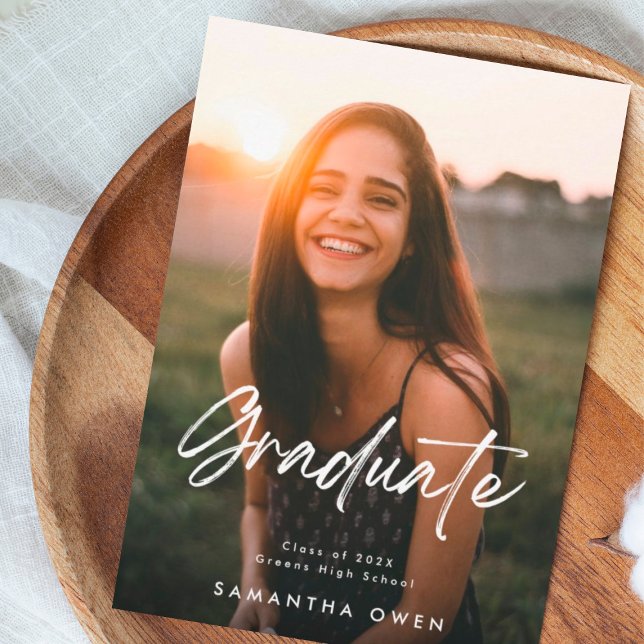 Meddelandefoto för Budget White Push Studenten Flygblad (Skapare uppladdad)