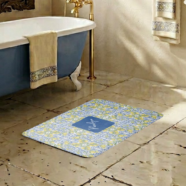Medelhavsblått och gult citronplattforms-mönster badrumsmatta (Mediterranean Blue & Yellow Lemon Tile Pattern Bath Mat)