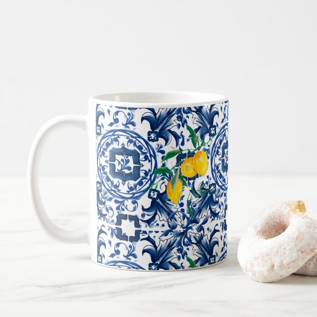 Medelhavsbrickor,majolica,blå plattor,citroner   kaffemugg (Med munk)