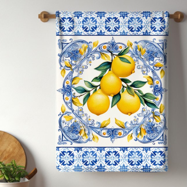Medelhavsplattor Citroner Kökshandduk (Mediterranean blue and white tiles with colorful lemon kitchen towels will brighten and kitchen.)