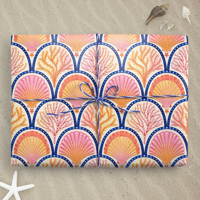 Medelhavsskal och sjögrässkamussla presentpapper (Mediterranean Shells and Seagrass wrapping paper gift mockup)