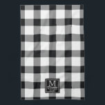 Medelstor Rustic Buffalo-kontroll Monogram Namn år Kökshandduk<br><div class="desc">Vår ursprungliga medelstora buffelkontroll visade mönster i svart och vitt med en svart och grått-kantad,  svart emblem för ditt första monogram,  familj namn och etablerat år.  Underbar för rustika-,  land- och logkabindekoration samt jul- och vinterjulhelg.</div>
