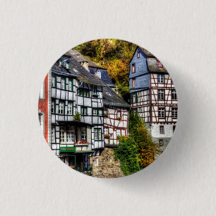 Medeltida by Monschau i Tyskland Knapp