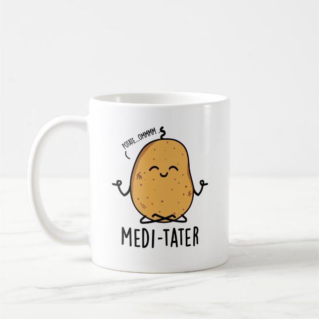 Medi-tater Funny Meditating Potato Pun Kaffemugg (Vänster)
