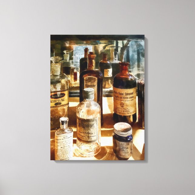 Medicine Flaskor i Glass Fodral Canvastryck (Framsida)