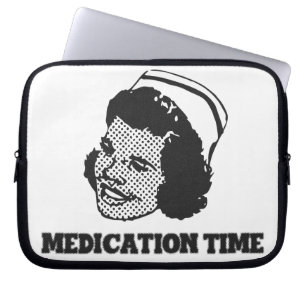 Medicinering Tid Rolig Sjuksköterska Parodi Humor Laptop Fodral
