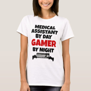 Medicinsk assistent efter dagspelare per natt t-shirt