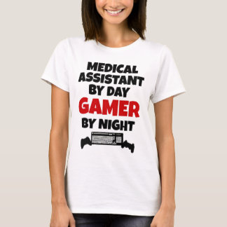Medicinsk assistent efter dagspelare per natt t-shirt