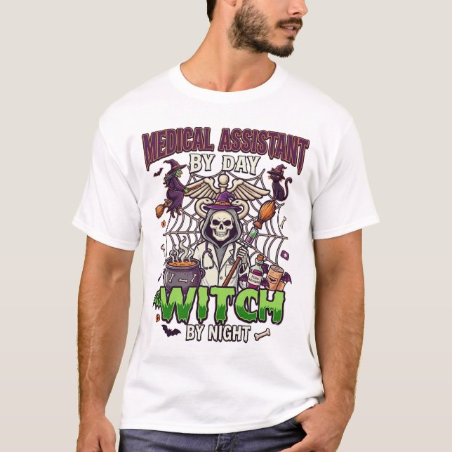 Medicinsk assistent Häxa Skelett Spruta Kittel  T Shirt (Framsida)