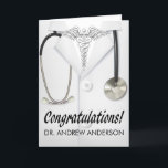 Medicinsk Doktors Grattis Kort<br><div class="desc">Vitt kavaj gratulationskort. Kortet kan modifieras helt. Perfekt för medicinska studenter som precis tagit examen eller andra tillfällen. Lägg till namnet på doktorn på framsidan och din text inuti. Klicka på anpassa ytterligare för att redigera denna mall.</div>