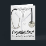 Medicinsk Doktors Grattis Kort<br><div class="desc">Vitt kavaj gratulationskort. Kortet kan modifieras helt. Perfekt för medicinska studenter som precis tagit examen eller andra tillfällen. Lägg till namnet på doktorn på framsidan och din text inuti. Klicka på anpassa ytterligare för att redigera denna mall.</div>