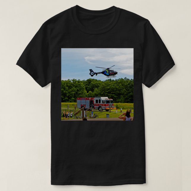 Medicinsk helikopter under flygning t shirt (Design framsida)