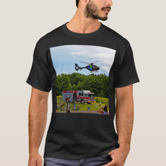 Medicinsk helikopter under flygning t shirt