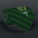 Medicinsk yrkesmässig Monogrammed grönt Slips<br><div class="desc">En grönt görade randig personligtien anpassad till medicinska professioneller med din eller din gåvamottagares för monogram insida en fauxguldkran.</div>