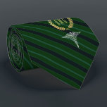 Medicinsk yrkesmässig Monogrammed grönt Slips<br><div class="desc">En grönt görade randig personligtien anpassad till medicinska professioneller med din eller din gåvamottagares för monogram insida en fauxguldkran.</div>