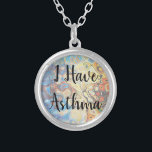 Medicinskt legitimationhänge för Psychedelic astma Silverpläterat Halsband<br><div class="desc">Det medicinska legitimationhänget för Psychedelic astma är ett unikt,  och härligt långt att låta har andra för att veta dig astma. Skräddarsy texten som önskad. Gör också en underbar gåva!</div>