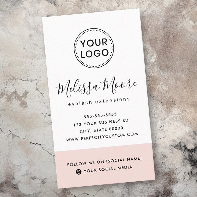  medier för femininin anpassningsbar logotyp socia visitkort (Blush pink feminine custom logo social media business card)