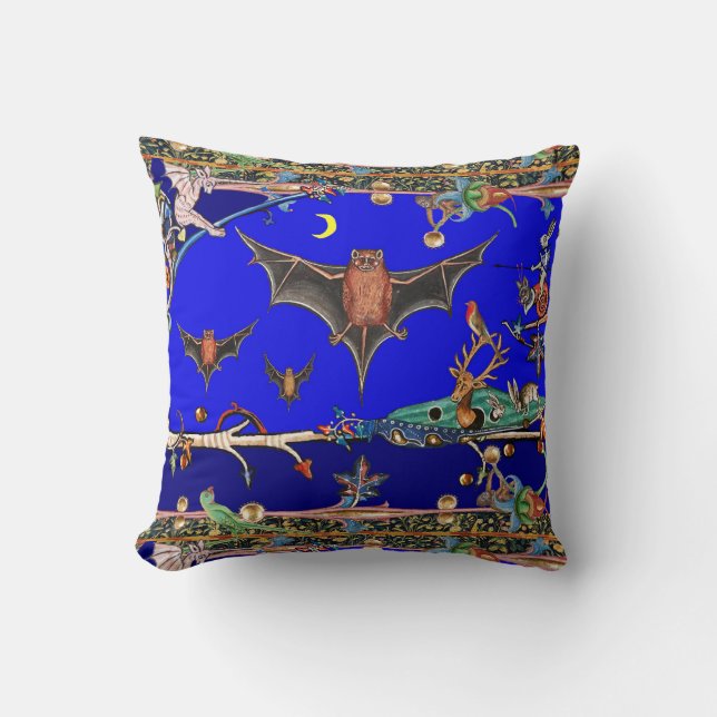 MEDIEVAL BESTIARY,FLYING FLADDERMÖSS FOREST ANIMAL KUDDE (Framsida)