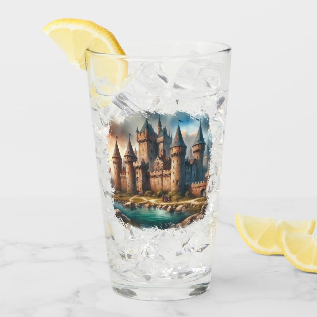 Medieval Castle från en tranquil River vid Sunset Glaskopp (Framsida Ice)