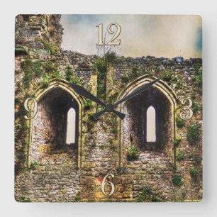 Medieval Chepstow Castle Monmouthshire, Wales, UK Fyrkantig Klocka