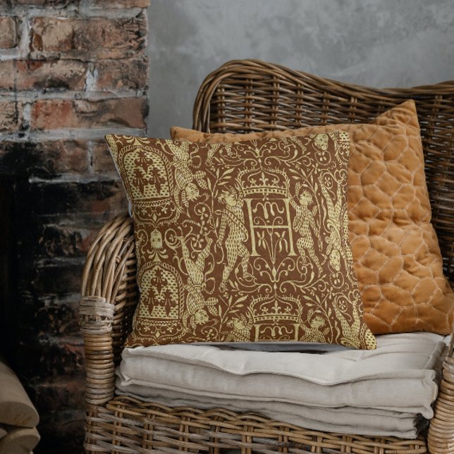 Medieval Heraldry Chateau Chic Brown och Beige Kudde (Skapare uppladdad)