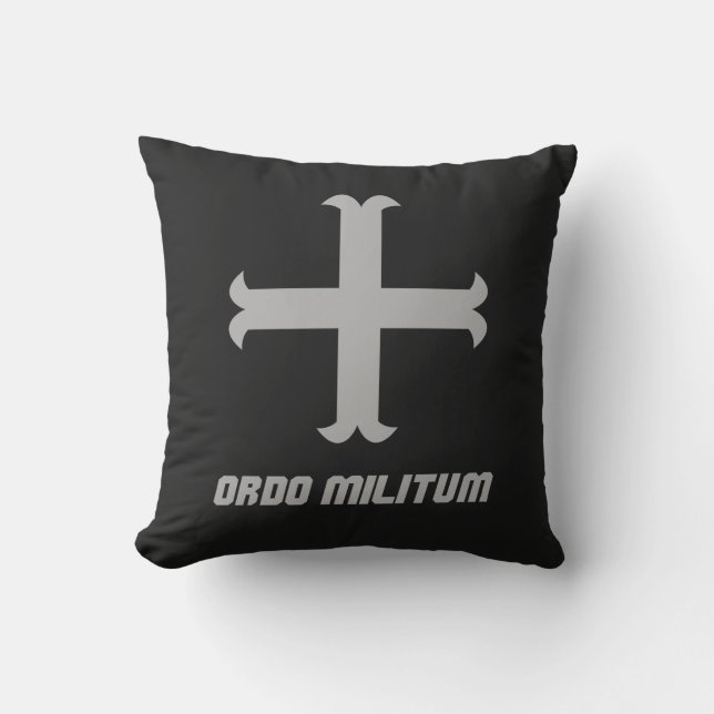 Medieval Knight Cross Emblem Kudde (Framsida)