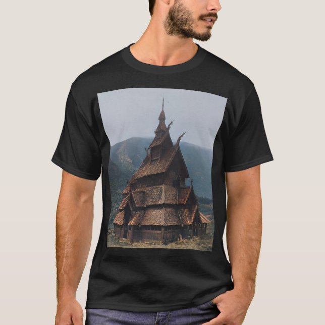 Medieval Stave Church i Norge (1890) T Shirt (Framsida)