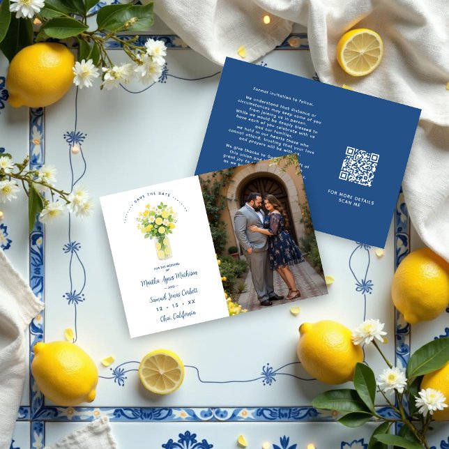 Mediterranean Chic Blue Floral Arrangement Lemons Spara Datumet (Mediterranean Cheerful Floral Arrangement Lemons & Flowers Wedding Save the Date Cards with Photo.)
