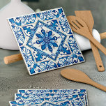 Mediterranean Tiles, Portugal, Azulejo, Majolica Kakelplatta<br><div class="desc">Elegant,  snyggt och sofistikerat mönster med Medelhavsplattor i blått och vitt färg. Modern och trendig,  perfekt för Azulejo älskare i ditt liv.</div>