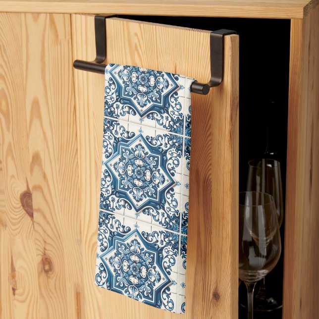 Mediterranean Tiles, Portugal, Azulejo, Majolica Kökshandduk (Thirds Fold)