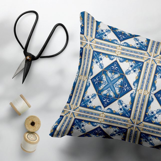 Mediterranean Tiles, Portugal, Azulejo, Majolica Prydnadskudde (Skapare uppladdad)