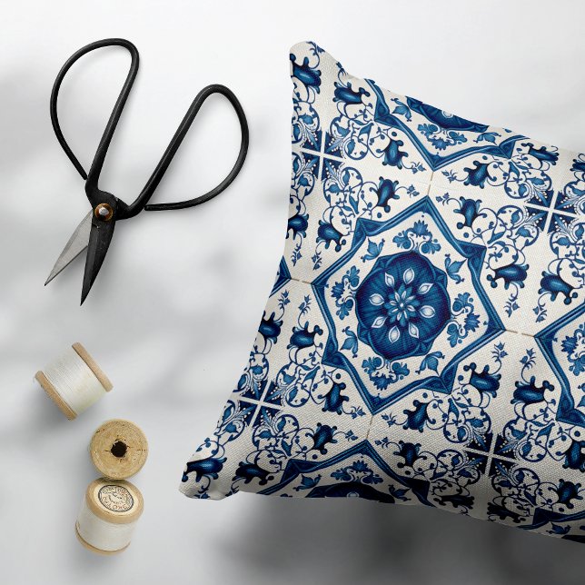 Mediterranean Tiles, Portugal, Azulejo, Majolica Prydnadskudde (Skapare uppladdad)
