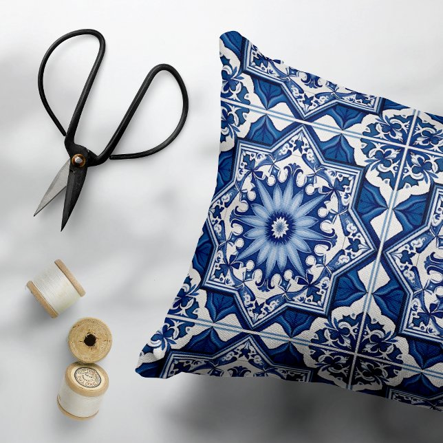 Mediterranean Tiles, Portugal, Azulejo, Majolica Prydnadskudde (Skapare uppladdad)