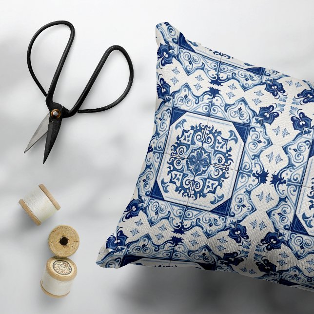 Mediterranean Tiles, Portugal, Azulejo, Majolica Prydnadskudde (Skapare uppladdad)