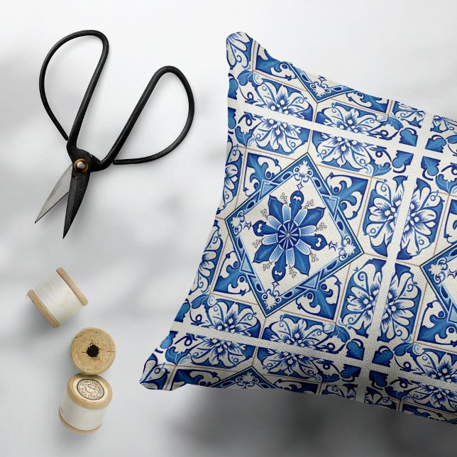 Mediterranean Tiles, Portugal, Azulejo, Majolica Prydnadskudde (Skapare uppladdad)