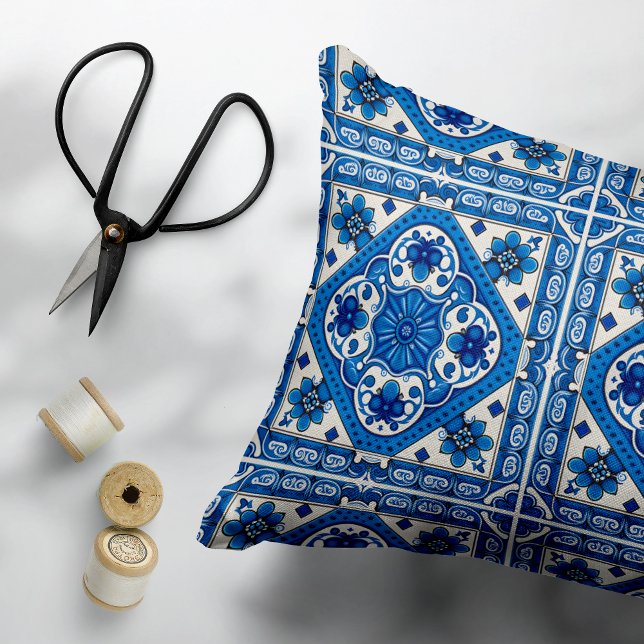 Mediterranean Tiles, Portugal, Azulejo, Majolica Prydnadskudde (Skapare uppladdad)