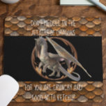 Medla inte i Dragons-affärer... Musmatta<br><div class="desc">Den här designen har skapats genom digital grafik. Det kan vara personlig i området att tillhandahålla eller anpassa genom att klicka för att anpassa ytterligare alternativ och ändra namn, initialer eller ord. Du kan också ändra texten färg och stil eller ta bort texten för en bilddesign. Kontakta mig på colorflowcreations@gmail.com...</div>