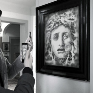 Medusa Ancient Goddes Porträtt in Grått Poster