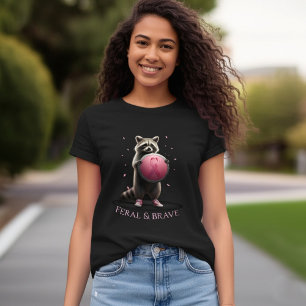 Medveten om bröstcancer: Vild och modig tvättbjörn T Shirt