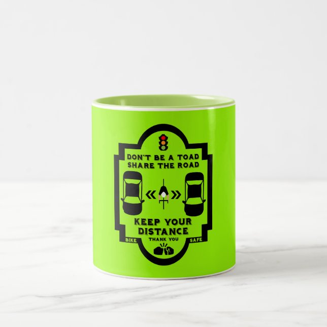 Medvetenhet om trafiksäkerhet för cyklar Två-Tonad mugg (Center)