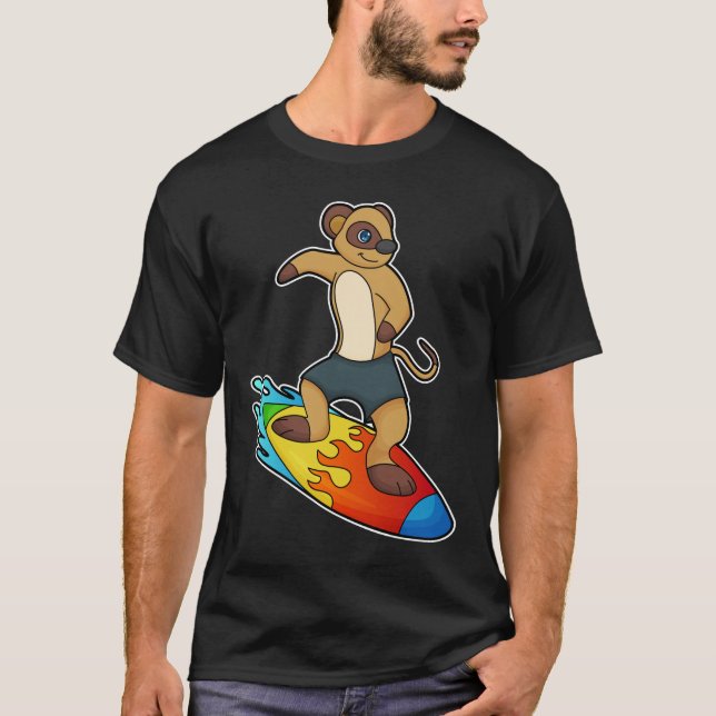 Meerkat as Surfer med Surfboard T Shirt (Framsida)