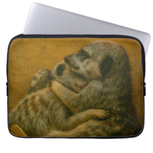 Meerkat Embrace - Heartfilt Wildlife Art-utskrift Laptop Fodral