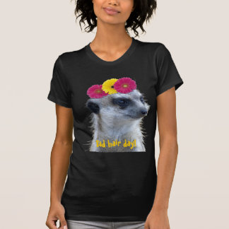 Meerkat med 3 ljusa daisy tee shirt