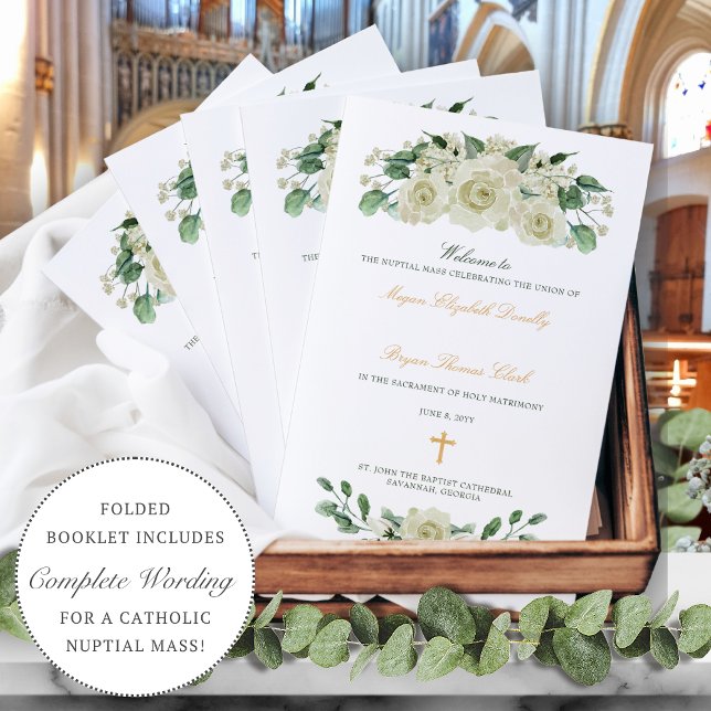Megan Gold Katolsk Bröllopsmässa Ceremoni Program (White floral Catholic wedding program with gold cross and calligraphy script)