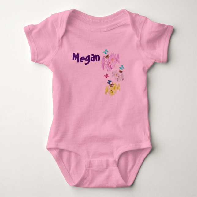 "Megan" Namn Med Kattungar Och Blommor,  T Shirt (Framsida)