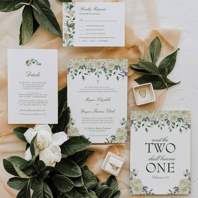 Megan Vit ros & Greenery Catholic Bröllop Inbjudningar (Megan white floral Catholic wedding invitation with elegant greenery.)